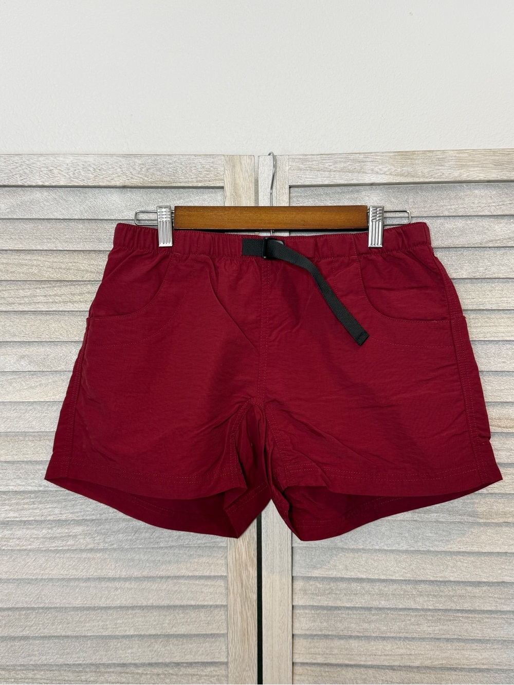 KAVU Women’s Small Burgundy Nylon Hiking River Shorts Webbing Belt